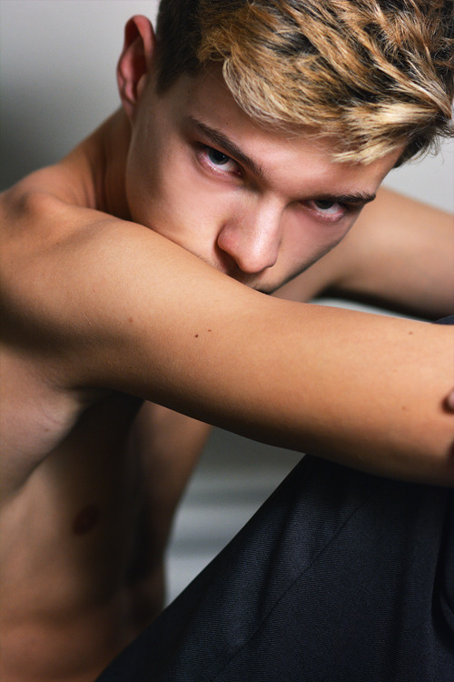 8jotaylor:  shadowsofsilver:  sean-clancy:  Thomas Coyne by Jamille René Graves  …mmm…  He’s got those fuck me eyes!  Yep and that mysterious look.