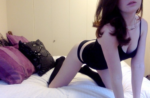 darknessindarling:  Don’t just be everything she wantsBe everything she needs 