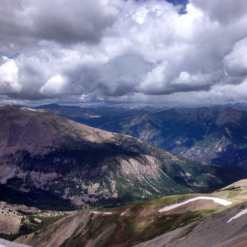 coloradohikes:  Mountains beyond mountains #14ers #colorado #sanisabelnationalforest Photo from sryan33 http://bit.ly/1COZ33Y