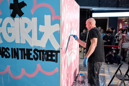 NYC graffiti artist Eric Haze live painting in front of LaForet Harajuku today for X-Girl&rsquo;s 20