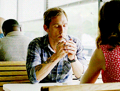hbotruedetective:Rust Cohle + lighting up a cigarette
