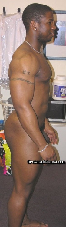 22ten91:  freakyfootbruh:  Sit on my face!   That ass
