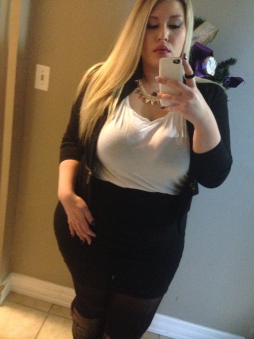 lovinthickmoms:  plus-size-barbiee:  ohyeahperverts:  http://plus-size-barbiee.tumblr.com/  Sweet collage of me! Haha   O___O