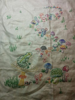 stuffsyrdraws:  Here she is, all the embroidery work done.