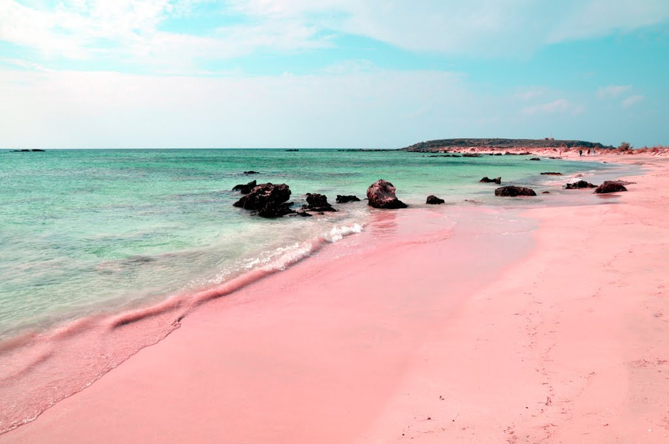 coolthingoftheday:Different types of beaches.1. White sand beach - Fiji2. Pink sand