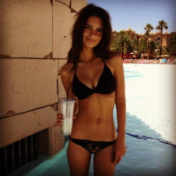 famous-n-hottest:  Emily Ratajkowski