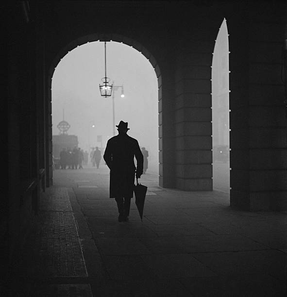 undr:
“Ernst Haas. A man walking by the Ritz Hotel on Piccadilly, London, 1950s
”