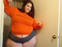 Dablackpeterpan:  Ssbbw Cutie!