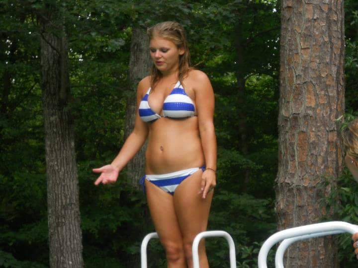 picsofmysexysisterinlaw:  I wish I had some pics of her pussy