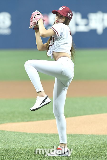 YuJi (BESTie) - KBO League &lsquo;Nexen vs NC&rsquo; Game Pics