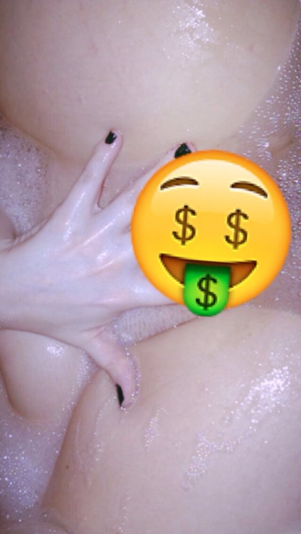 thethighgoddess:  Want to see these uncensored? For a one time payment of ฮ, you can see photos and videos like this, frequently.