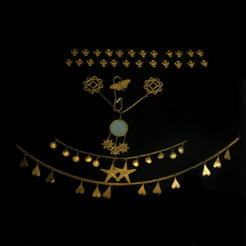 egypt-museum:Gold Jewelry of Princess KhnumitThese items of jewelry belonging to Princess Khnumit ar