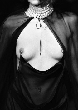 bestowmysubmissiveart:ph by Thierry Mugler