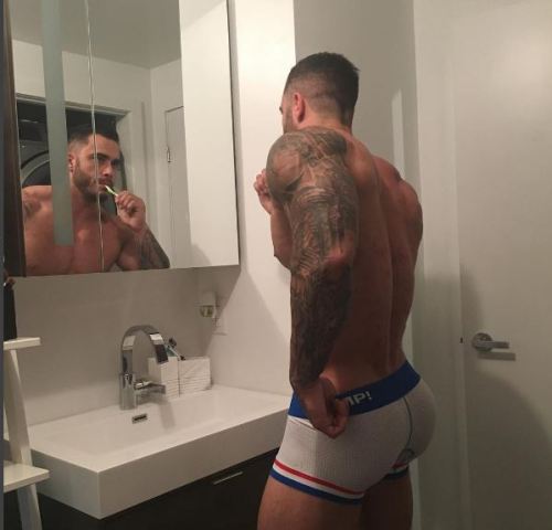 fitness-motivation-quotes:  Brushing my teeth: Mike ChabotFollow Mike on his official social media accountsInstagram: https://www.instagram.com/mikechabotfitness/
