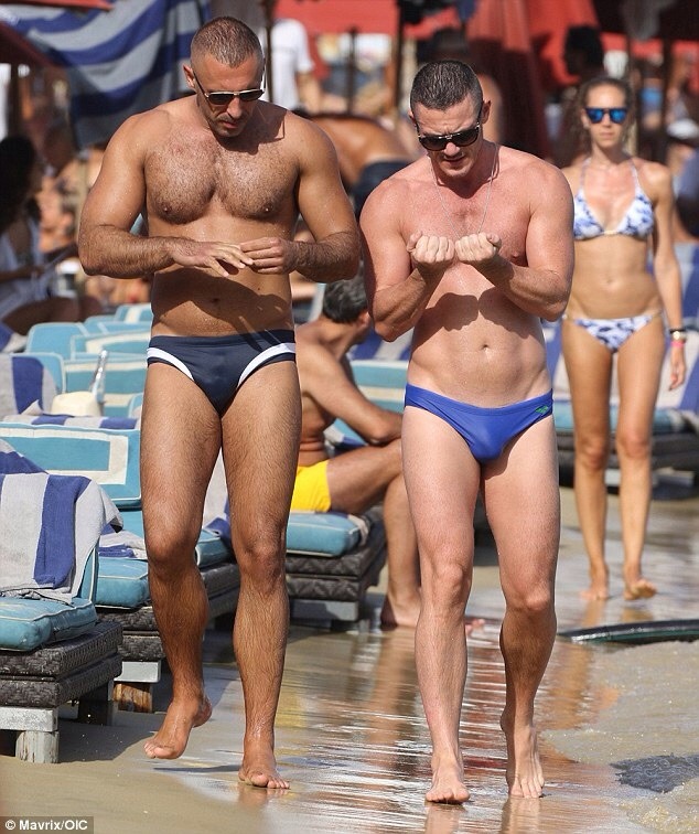 tabloidheat101:  Luke Evans VPL At The Beach
