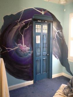 magicaldeductions-deactivated20:  &ldquo;I painted a closet to look like the TARDIS&rdquo; [reddit] 