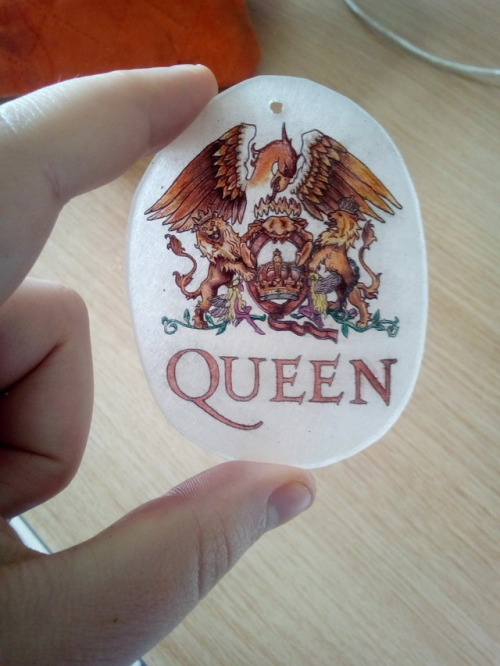 Made Queen Logo For A Chain Gadget (too Big For A Necklace, But Is Ok :) )