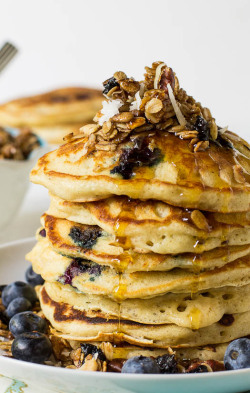 fullcravings:  Blueberry Granola Crunch Pancakes 