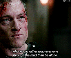 dustydreamsanddirtyscars:This scene was golden, because we had Dean and his season long mirror final