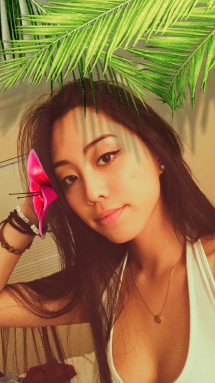 resonatingwhisperer:kittencrusader:resonatingwhisperer:snapchat selfies cause of @imjennu who tagged