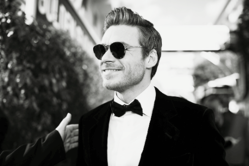 creganstarks:Richard Madden attending the 76th Annual Golden Globe Awards