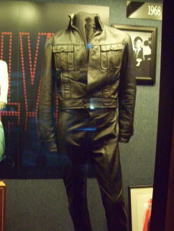 Harlequinbutterfly:  The Leather Outfit That Elvis Wore Early In His Career. 