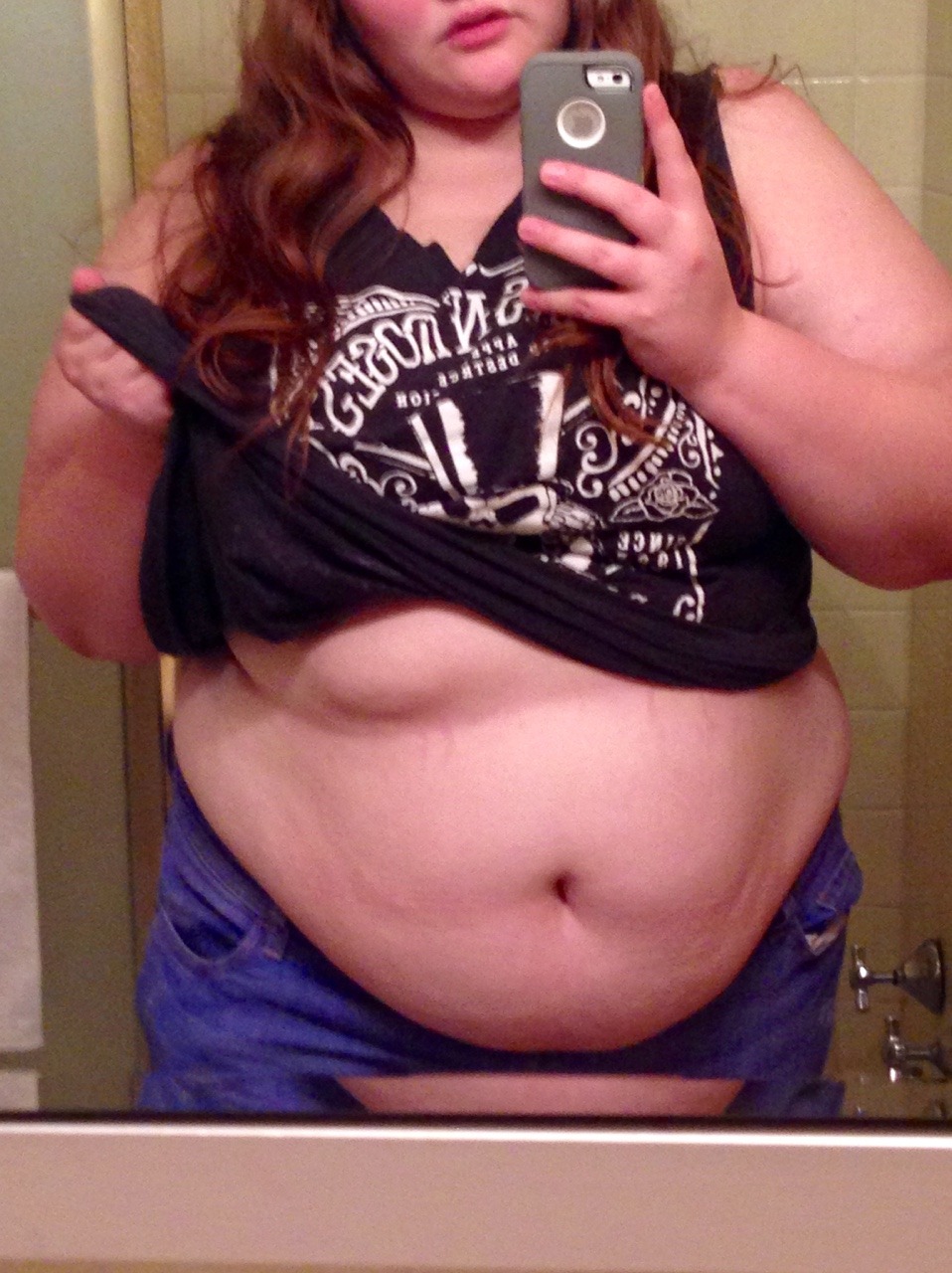 fierce-and-fat:  Here, have some drunken belly selfies. Bc deep down I actually love