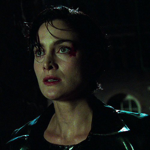 shesnake:Carrie-Anne Moss in The Matrix (1999) dir. The Wachowskis
