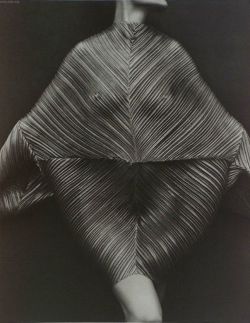 republicofnowhere:  Pleats by Issey Miyake