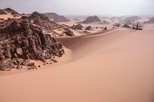 جبال أكاكوس أو تدرارت أكاكوس تقع في جنوب غرب ليبياThe Acacus Mountains or Tadrart Acacus, Located in