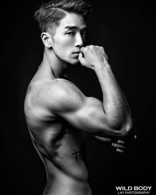 XXX WILD BODY by Lay PhotographyModel: 이동욱 photo