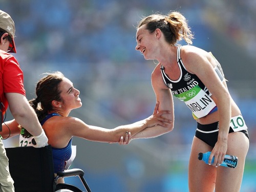 daniellethesheep:Abbey D'Agostino (USA) and Nikki Hamblin (NZL) showing true sportsmanship after c