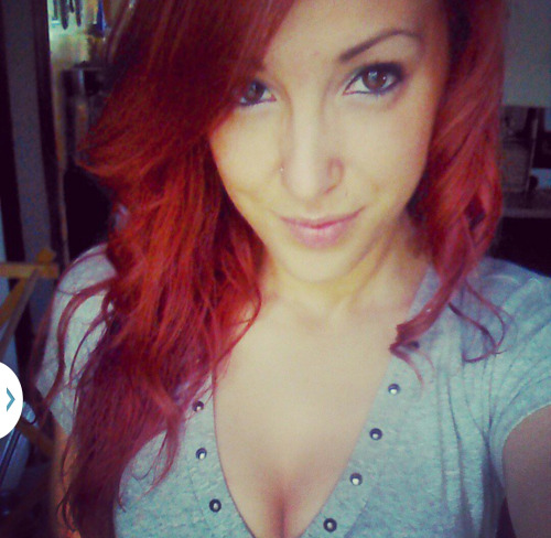 Sexy redhead Here is the new thing, the combination of Snapchat and Tinder! This Photo Is From Arian