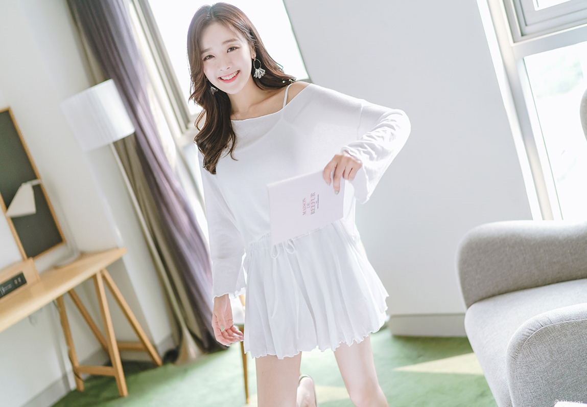 korean-dreams-girls:  Kim Shin Yeong - June 12, 2018 1st Set