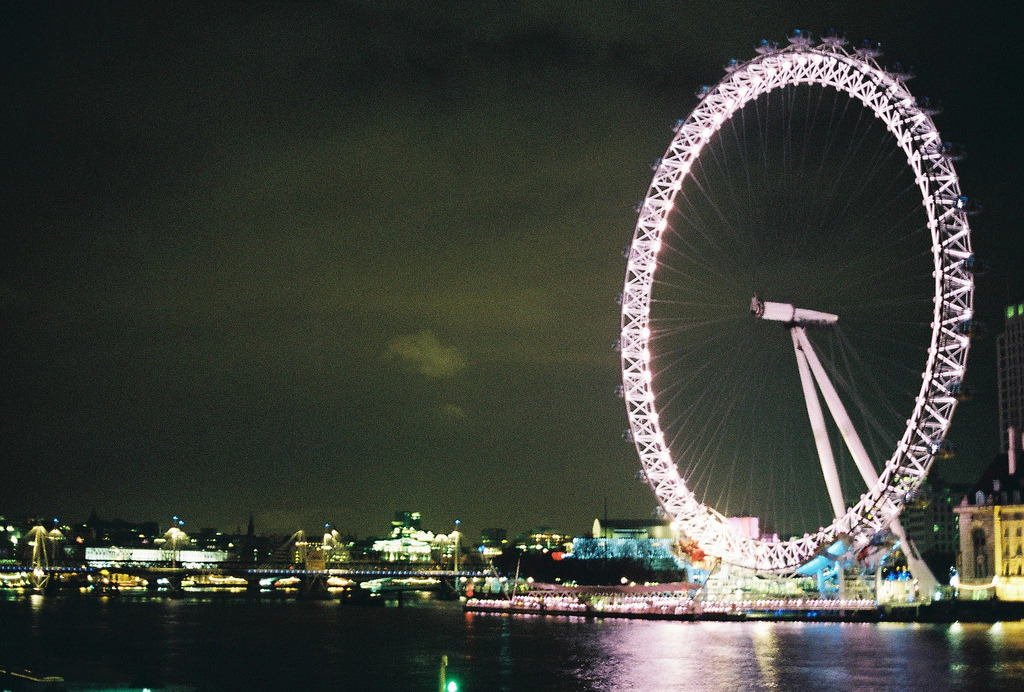 englishsnow:  by Berk Akşen 