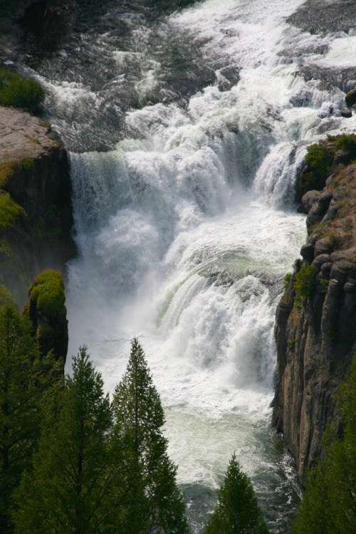 unwrittennature: Terrasses of the lower Mesa falls (by Raphael Bick)