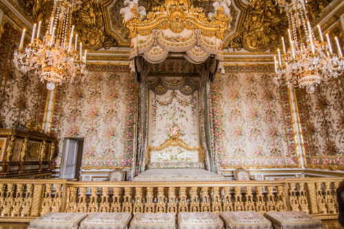 historyofartdaily:The Queen’s Room, Château de Versailles, source