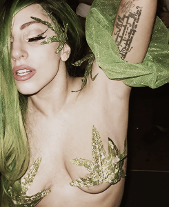 nostalgiaartpop:  Stache @ladygaga