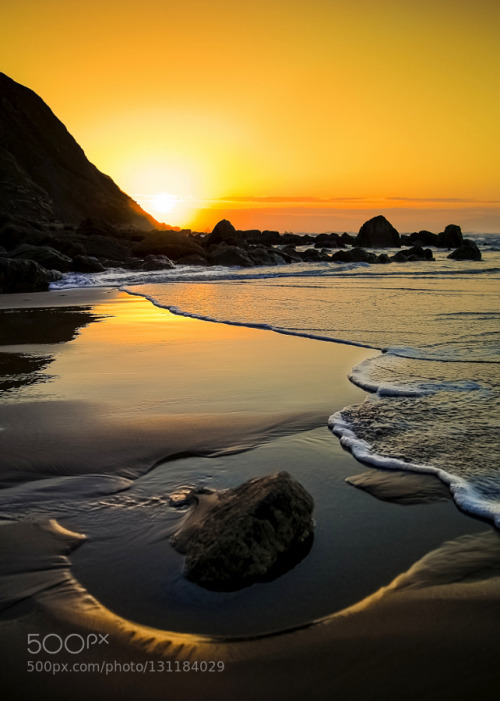 robtrickphotography:  Barrika Beach by wilcowesterduin These are Photos taken by others that I think