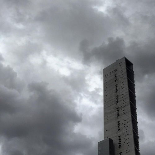 #sinfiltros #withoutfilter #gray #grayday #clouds #cloudy #cloudyday #cloudporn #building #buildingp