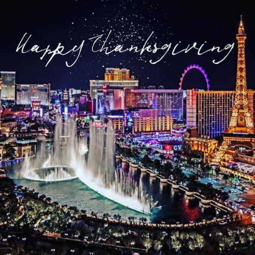 Happy Thanksgiving #lasvegas #thanksgiving2018 #travel #instadaily (at Las Vegas Nevada) www
