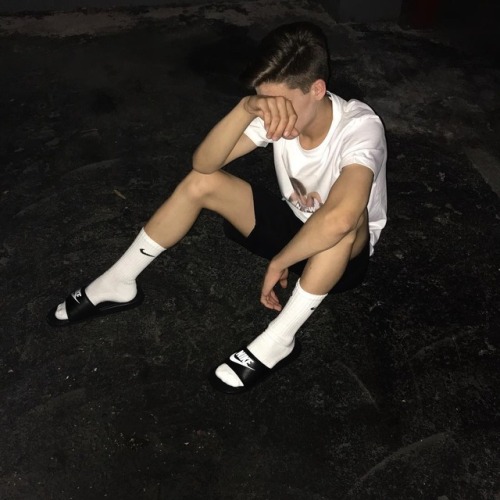 sox/slides/feet/