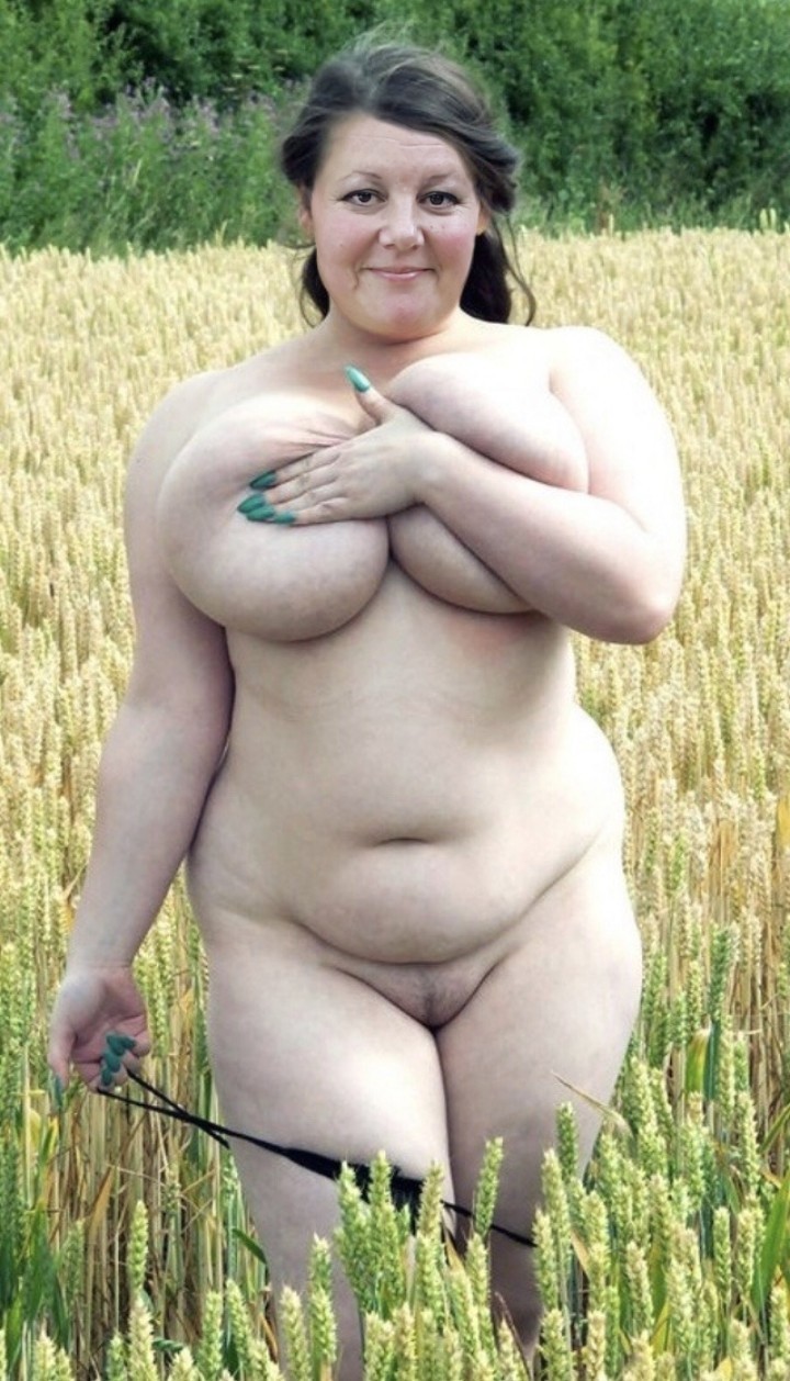 thicknjuicylvr:  maturebbwforme:    As Beautiful N Natural As The Outdoors Gets !!!