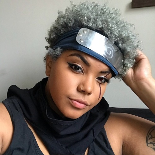 sailoryoshee:I totally didn’t dye my hair silver for Daddy Kakashi