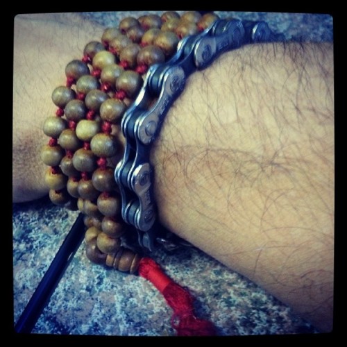 accidentalbuddha:  I made this bike chain bracelet 4 years ago, when I first started riding again. I