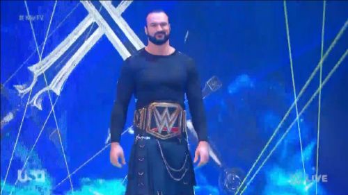 mrawkweird: McIntyre repping the casual kilt look.