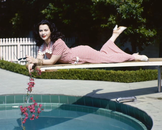 Hedy Lamarr 1945