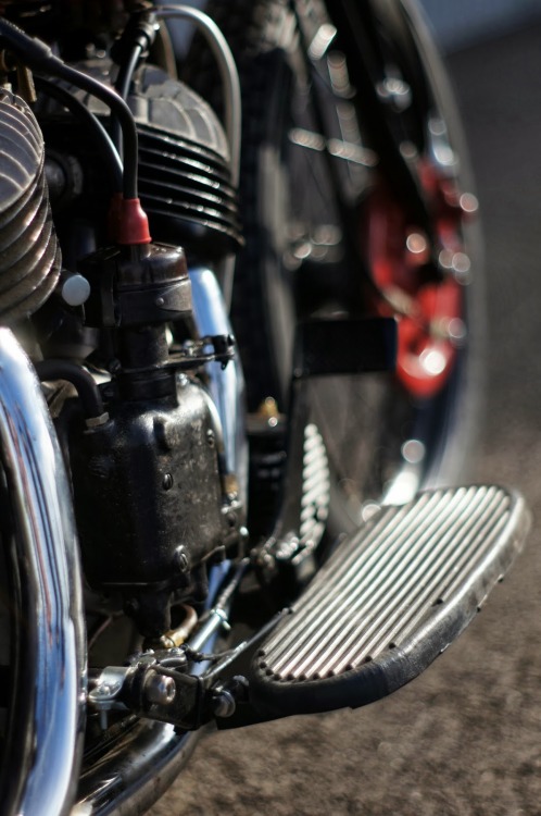megadeluxe:  1942 Indian Scout by Rod Bobber adult photos