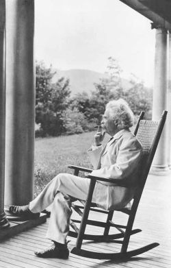 angelkarafilli:  Mark Twain relaxing on the porch,1905  