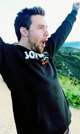 liampaynns:Woo!